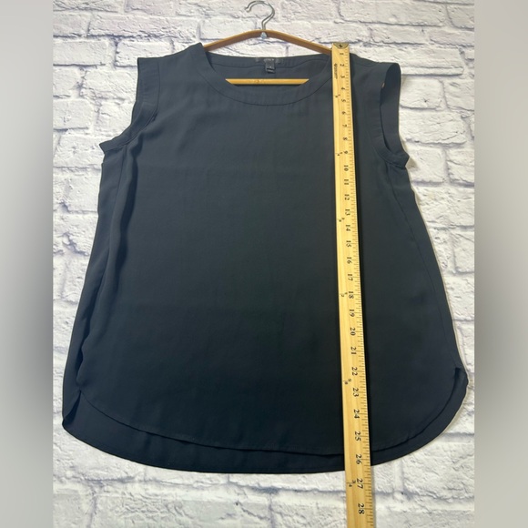 J. Crew Black Sleeveless Blouse. Round Neckline. Size Small. - Picture 6 of 7